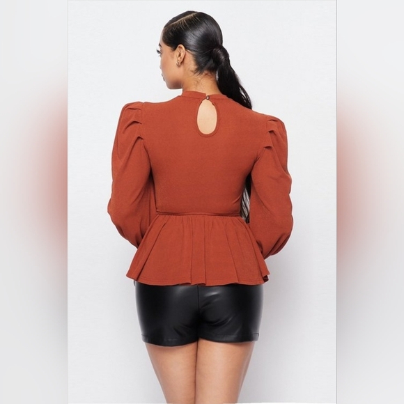 SEXY PUFF SLEEVE HIGH-LOW CROPPED BLOUSE95%POLYESTER 5%SPANDEX | - Picture 3 of 5